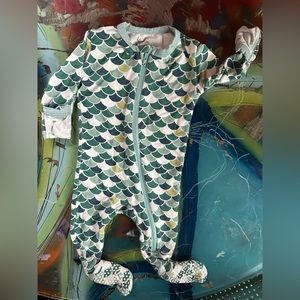 Kickee Pants bamboo footie pajamas 0-3m - Lagoon scales/mermaid (VGUC)